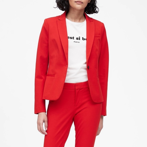 Banana Republic Jackets & Blazers - Banana Republic Classic Fit Washable Blazer